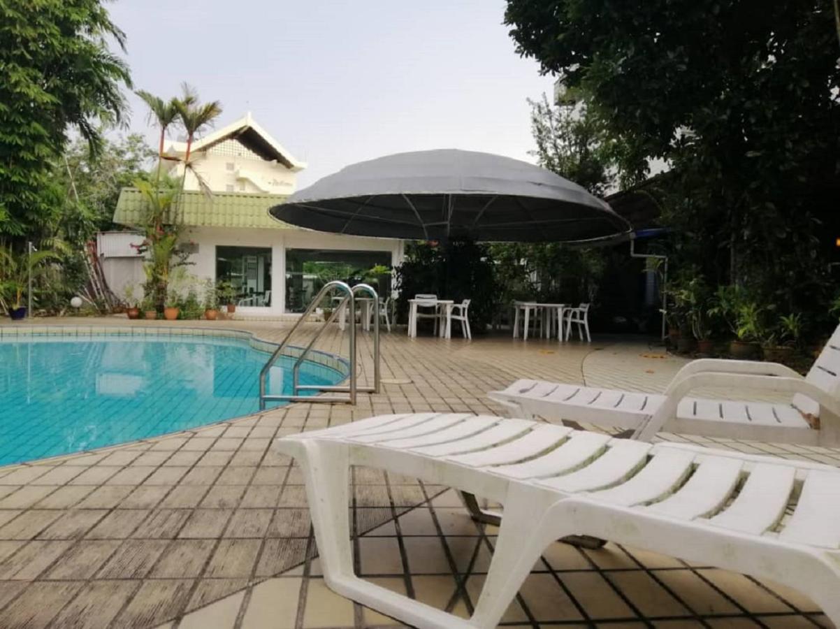Terrace Hotel Bandar Seri Begawan Kültér fotó